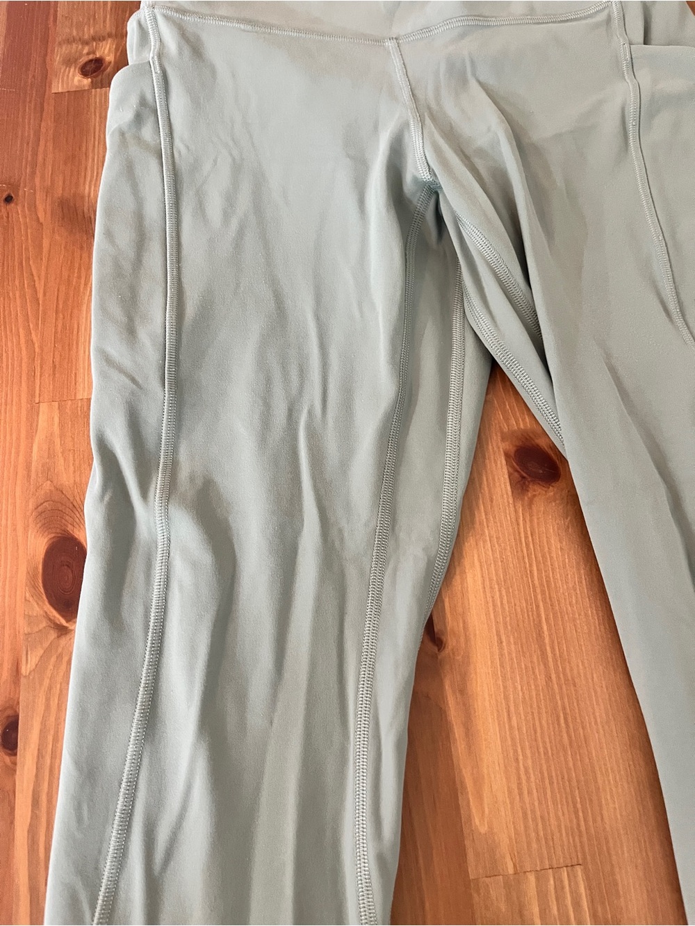 lululemon athletica size 6 Green Leggings - Picture 2 of 7